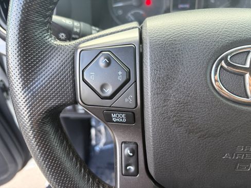 Used 2022 Toyota Tacoma TRD Off-Road AWD/4WD image 14