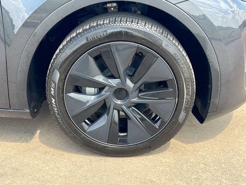 Used 2025 Tesla Model Y Long Range AWD/4WD image 10