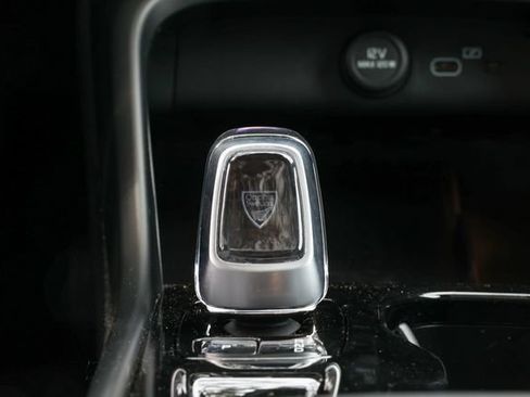 Certified 2026 Volvo XC40 B5 Plus AWD/4WD image 16