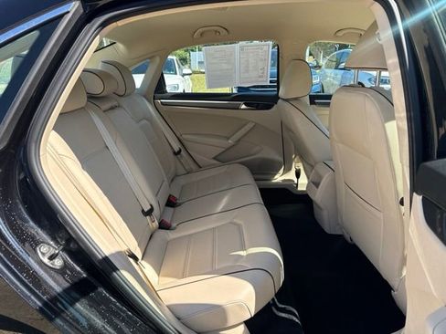 Used 2017 Volkswagen Passat 1.8T R-Line FWD image 12