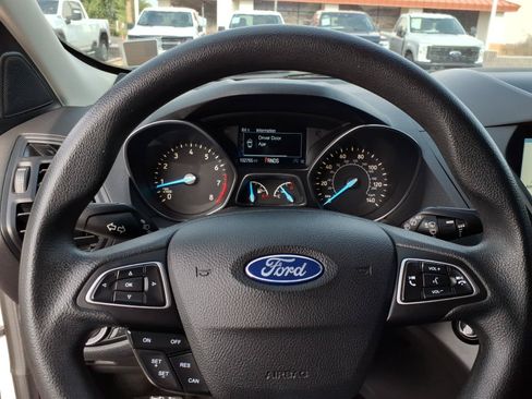 Certified 2019 Ford Escape SE FWD image 18