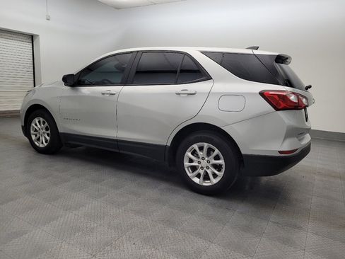 Used 2020 Chevrolet Equinox LS image 3