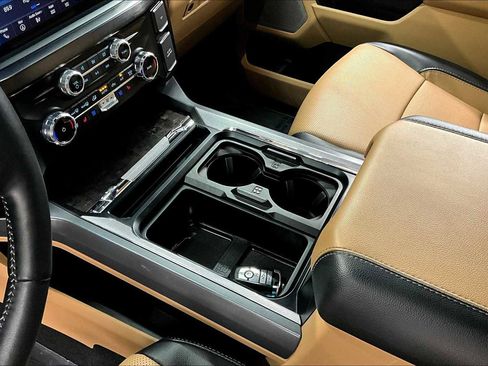 Used 2024 Ford F350 Lariat image 19