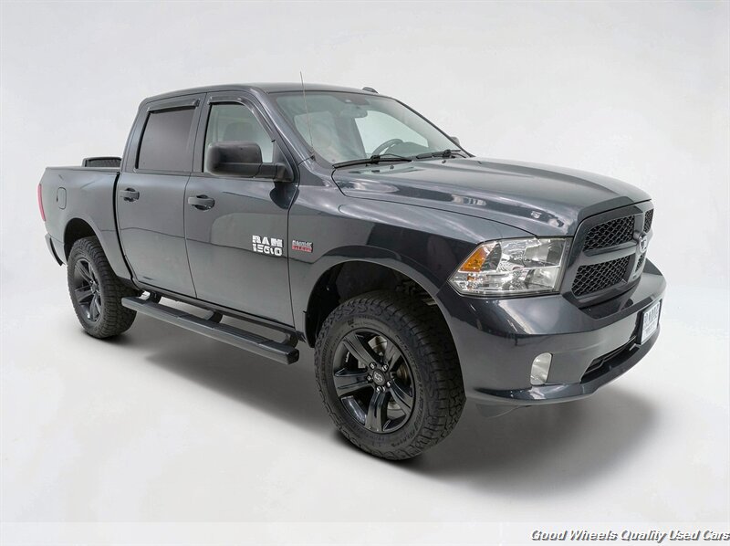 Used 2017 RAM 1500 Express w/ Express Value Package AWD/4WD image 3