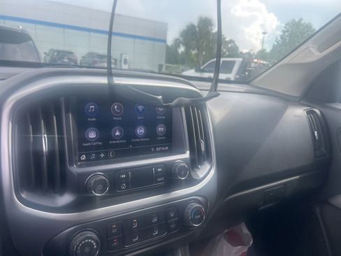 Used 2022 Chevrolet Colorado LT AWD/4WD image 7