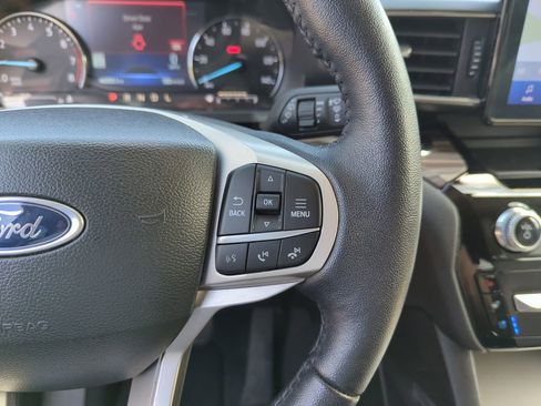 Used 2023 Ford Explorer Limited image 23