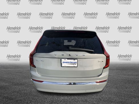 Used 2025 Volvo XC90 B6 Plus image 9
