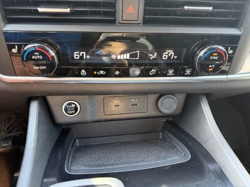 Used 2023 Nissan Rogue SV w/ SV Premium B Package FWD image 27
