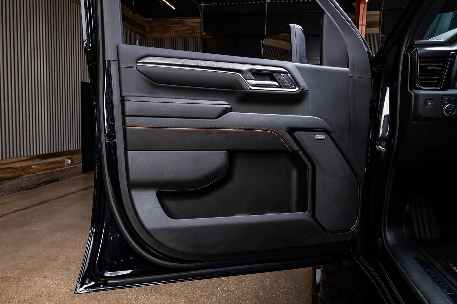 Used 2024 GMC Sierra 2500 AT4 w/ AT4 Premium Plus Package AWD/4WD image 44