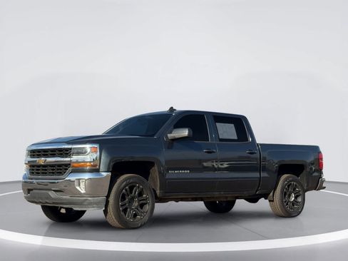 Used 2017 Chevrolet Silverado 1500 LT w/ All Star Edition RWD image 2