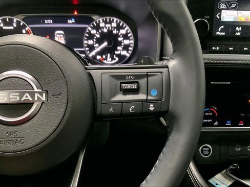 Used 2023 Nissan Rogue SL w/ SL Premium Package image 24