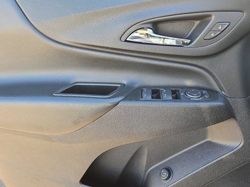 Used 2024 Chevrolet Equinox LT FWD image 21