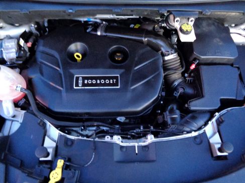 Used 2017 Lincoln MKC Premiere image 9