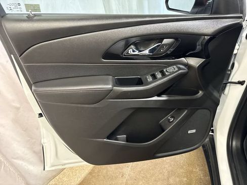 Certified 2023 Chevrolet Traverse RS w/ LPO, Floor Liner Package AWD/4WD image 26