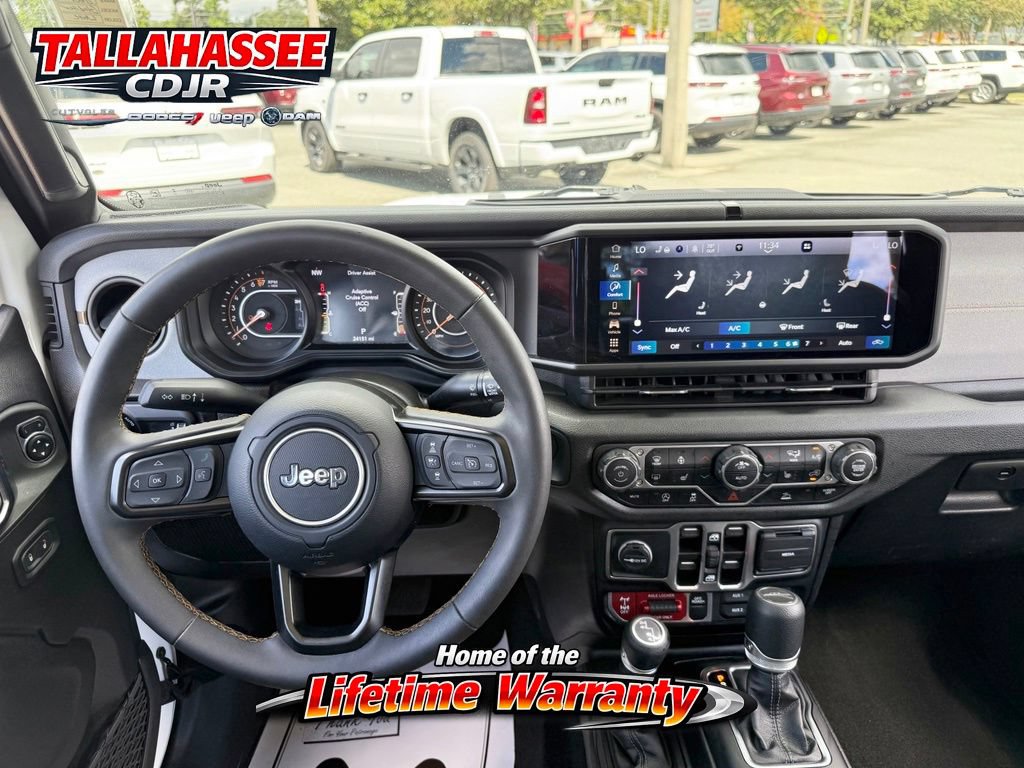 Used 2025 Jeep Gladiator Mojave AWD/4WD image 32