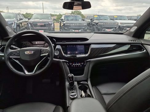Used 2020 Cadillac XT6 Premium Luxury FWD image 32