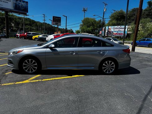 Used 2016 Hyundai Sonata Limited w/ Option Group 04 FWD image 4