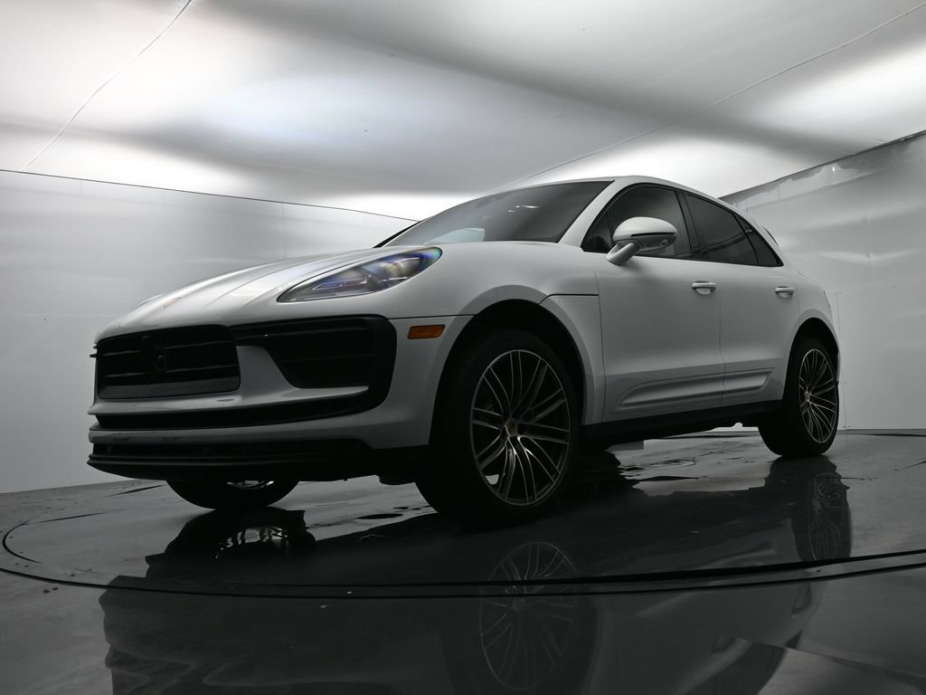 Certified 2026 Porsche Macan AWD/4WD image 45