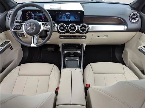 Used 2026 Mercedes-Benz GLB 250 image 12