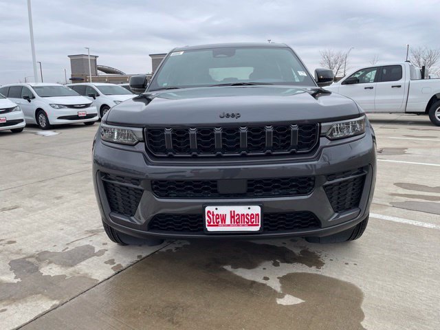 New 2026 Jeep Grand Cherokee Altitude AWD/4WD image 9