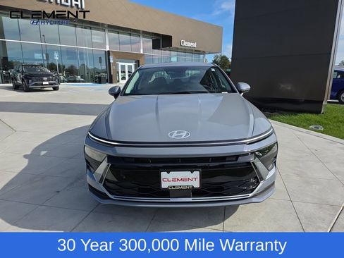 Used 2026 Hyundai Sonata SE FWD image 2