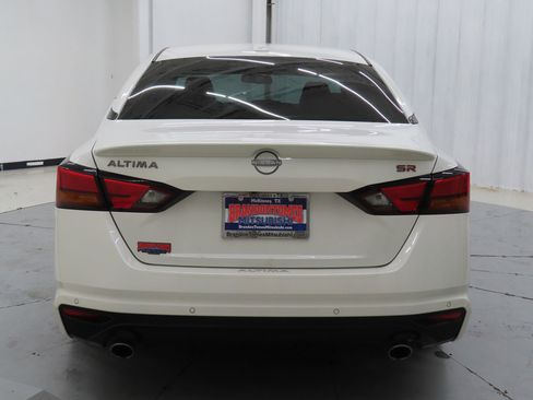 Used 2024 Nissan Altima 2.5 SR w/ SR Premium Package image 4