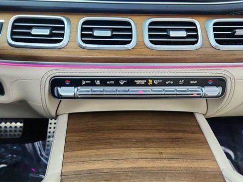 Used 2024 Mercedes-Benz GLS 450 4MATIC w/ AMG Line Exterior image 54