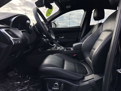 Used 2022 Jaguar E-PACE SE image 17