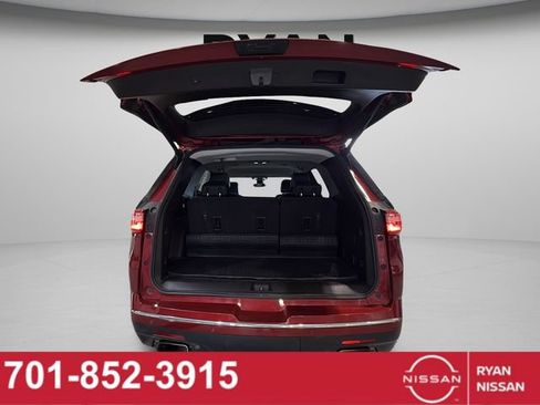 Used 2021 Chevrolet Traverse Premier AWD/4WD image 39