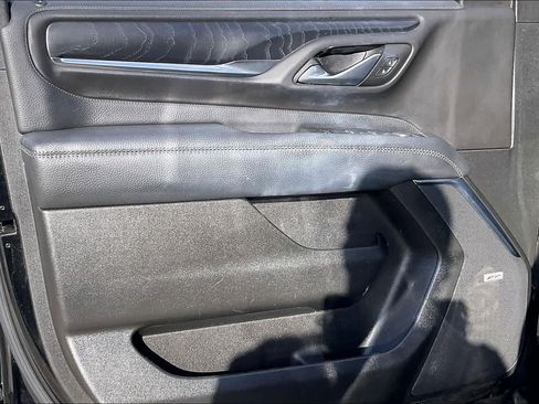 Used 2022 GMC Yukon XL Denali image 21