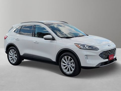 Used 2022 Ford Escape Titanium w/ Titanium Elite Package AWD/4WD image 2