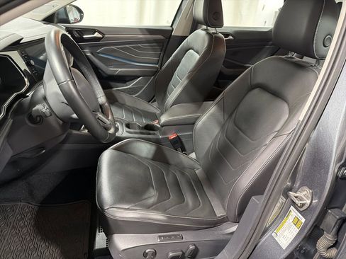 Used 2023 Volkswagen Jetta SEL image 5