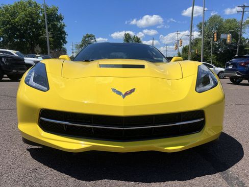 Used 2017 Chevrolet Corvette Stingray Coupe w/ 1LT RWD image 2