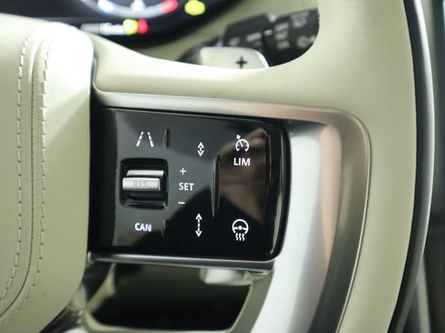 New 2026 Land Rover Range Rover Long Wheelbase SE image 13
