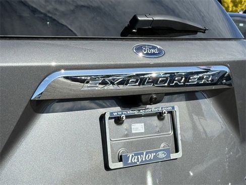 Certified 2022 Ford Explorer XLT w/ Equipment Group 202A image 30