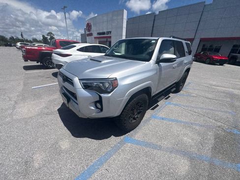 Used 2020 Toyota 4Runner TRD Off-Road Premium w/ Moonroof Package AWD/4WD image 10