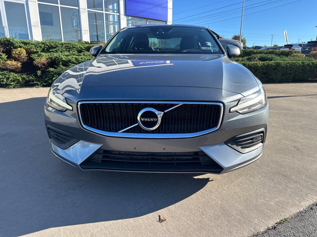 Used 2020 Volvo S60 T6 Momentum AWD/4WD image 2