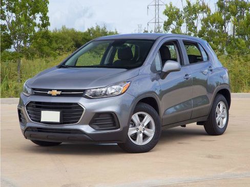 Used 2021 Chevrolet Trax LT w/ Driver Confidence Package FWD image 1