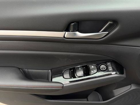 New 2025 Nissan Altima 2.5 SR w/ SR Premium Package image 20