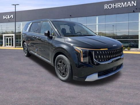 New 2026 Kia Carnival FWD image 3