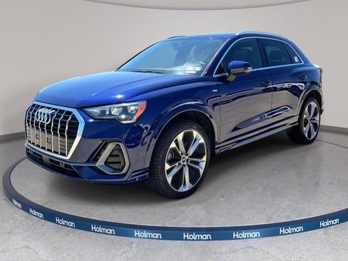 Used 2021 Audi Q3 2.0T Premium w/ Convenience Package AWD/4WD image 1