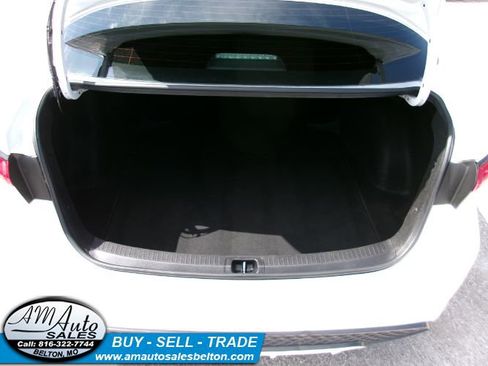 Used 2022 Toyota Corolla SE FWD image 14