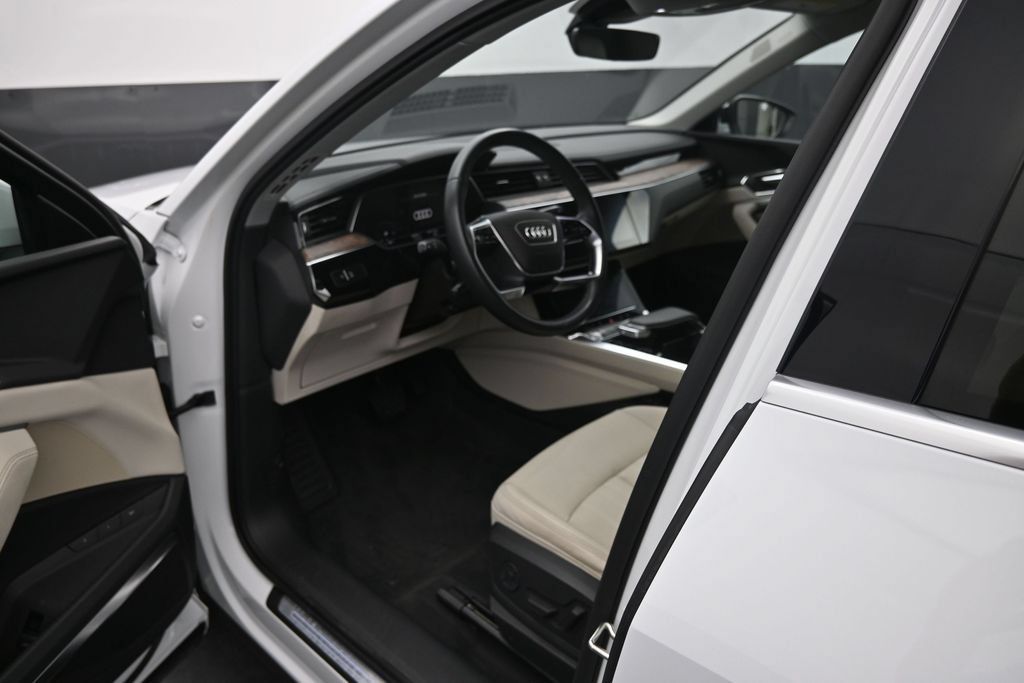 Used 2019 Audi e-tron Premium Plus AWD/4WD image 17