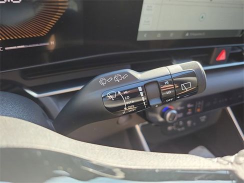 New 2026 Kia Carnival EX image 30