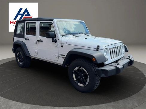 Used 2016 Jeep Wrangler Unlimited Sport w/ Connectivity Group AWD/4WD image 3