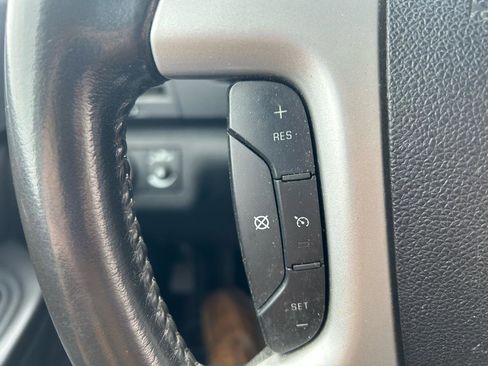 Used 2011 Chevrolet Traverse LT w/ Personal Connectivity Package image 20