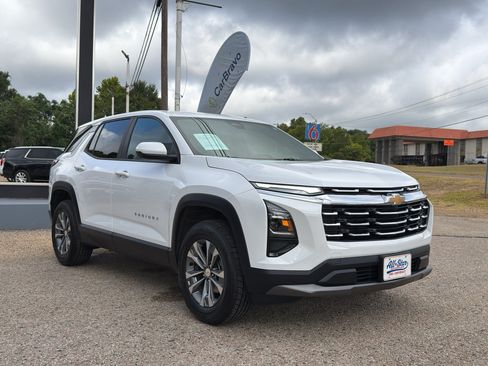 Certified 2026 Chevrolet Equinox LT FWD image 11
