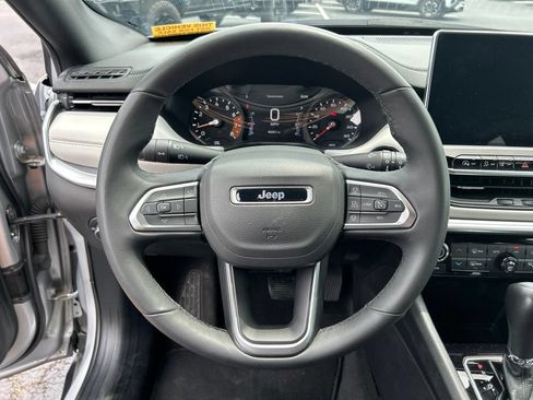 Used 2025 Jeep Compass Limited AWD/4WD image 21