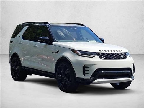 New 2025 Land Rover Discovery Dynamic SE image 1