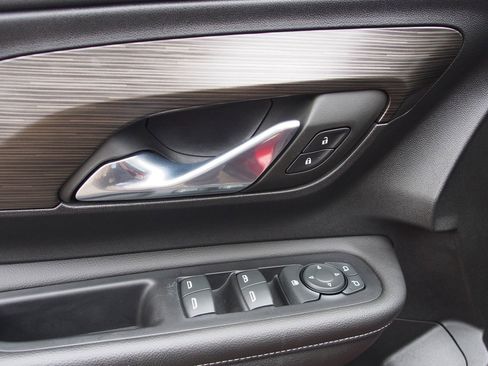 Used 2023 GMC Terrain SLE w/ Driver Convenience Package image 19